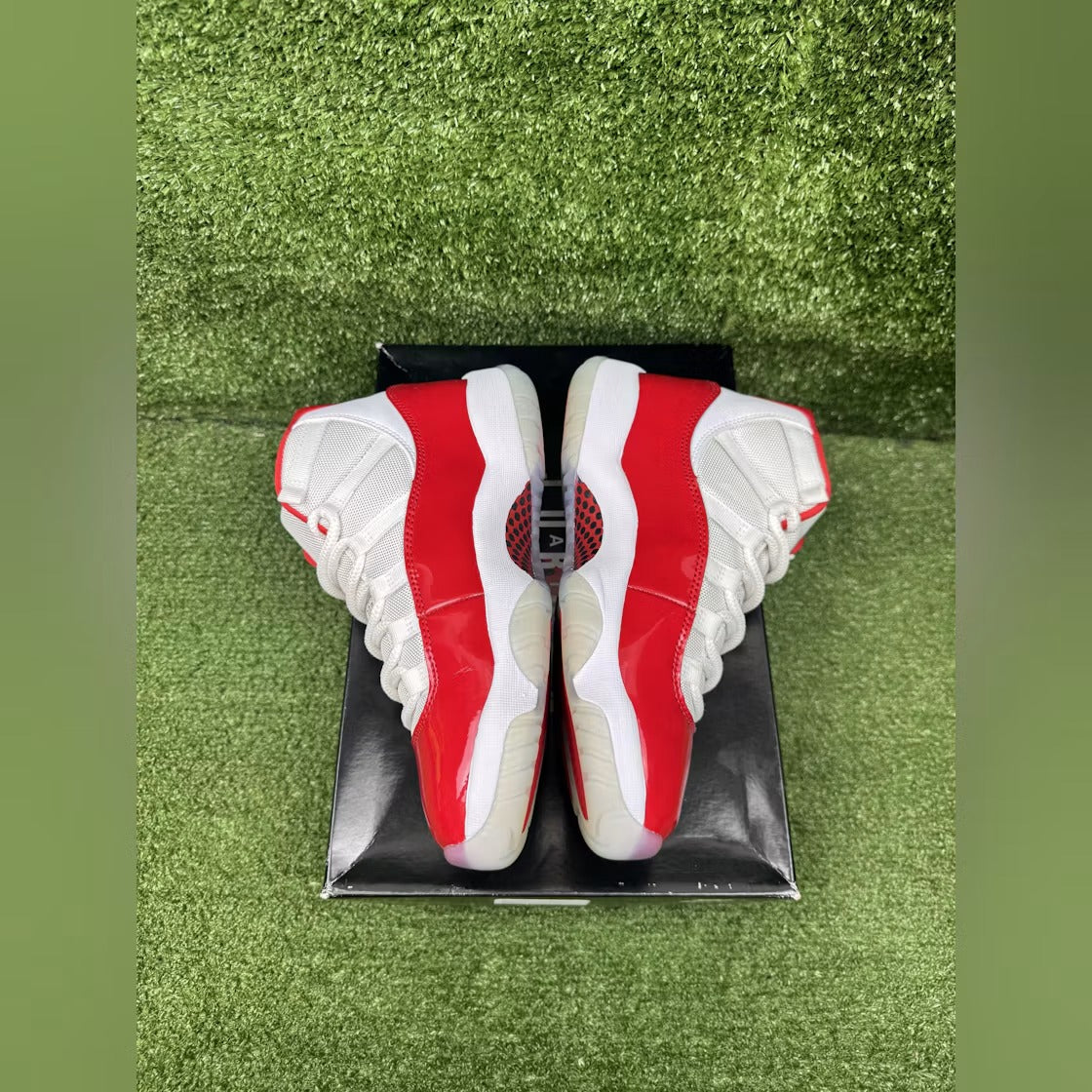 Used - Air Jordan 11 Retro Cherry (2022) - US M 8 - detail 4