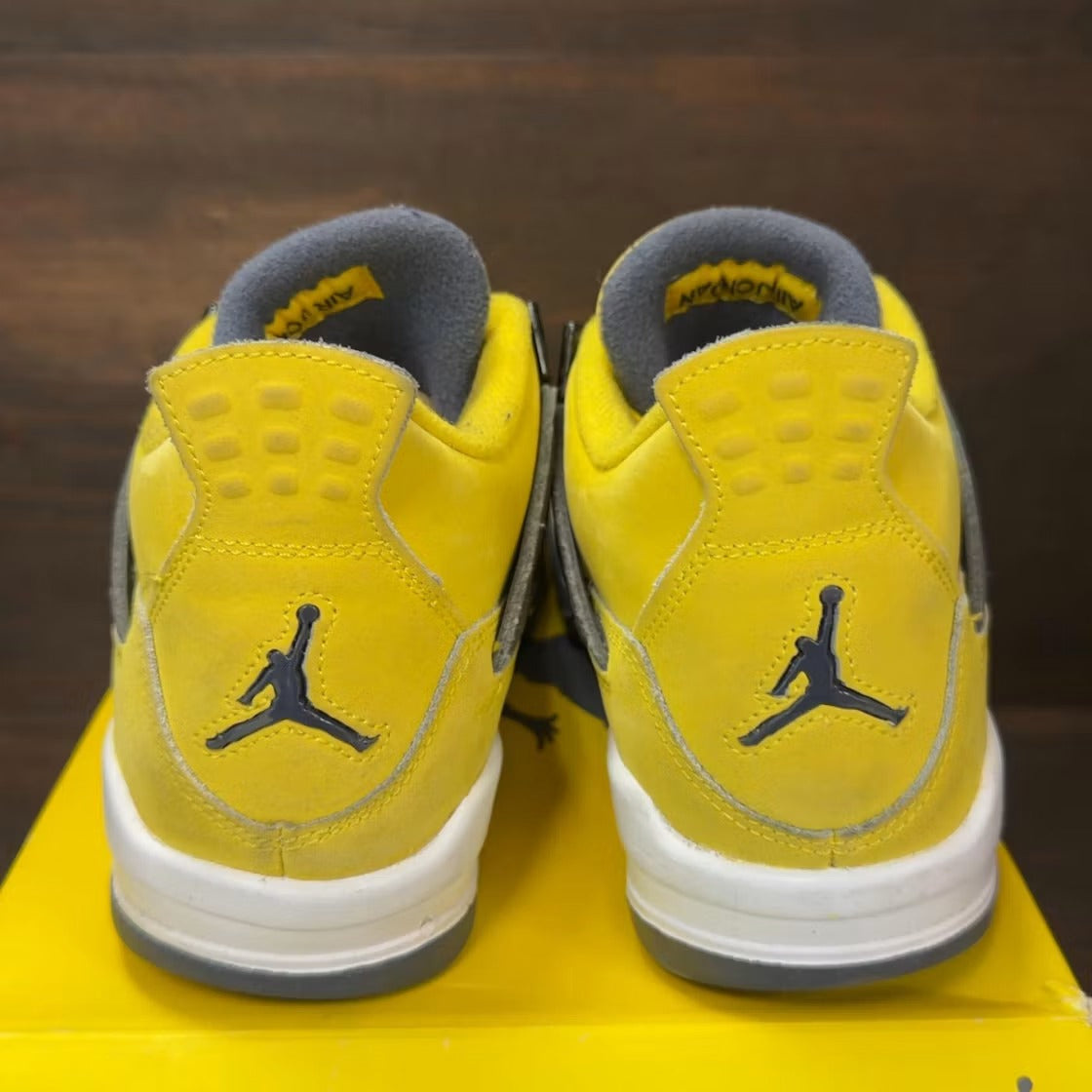 Used - Air Jordan 4 Retro Lightning (2021) (GS) - US 5Y - detail 4