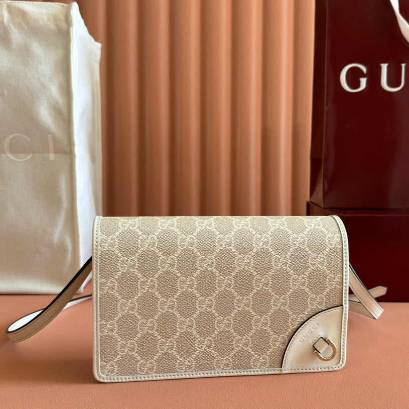 Gucci Emblem Wallet Monogram 20 in Beige and White Smooth Calfskin