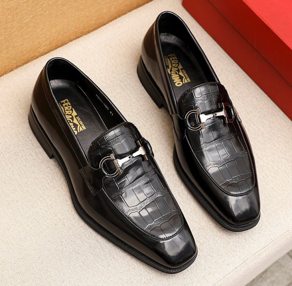 Ferragamo Black Textured Bit Loafers — hero