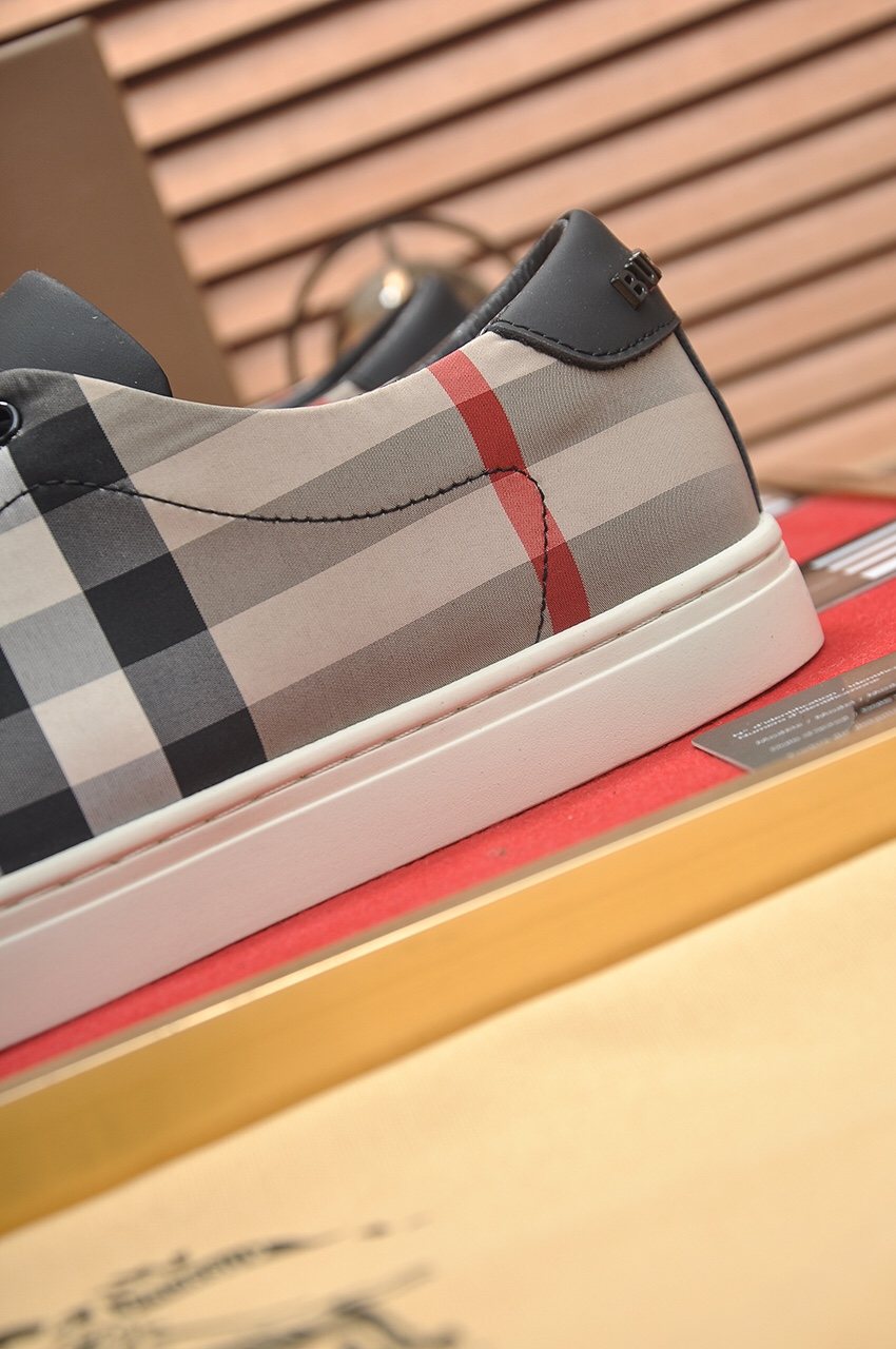 Burberry Gray Check Low-Top Sneakers — detail