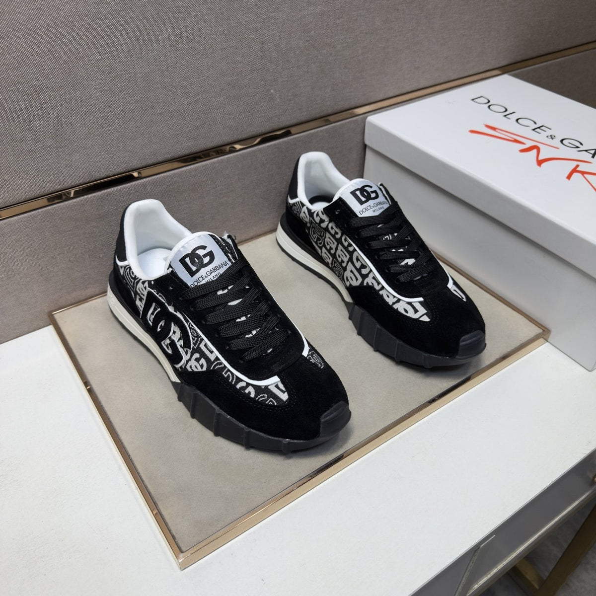 Dolce & Gabbana Logo Panel Low-Top Sneakers — hero