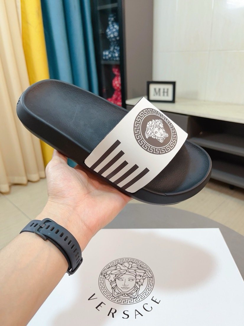 微商相册测试鞋子-Versace Striped Slide Sandals — front