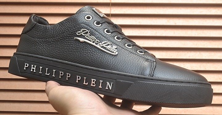 Philipp Plein Low-Top Lace-Up Sneakers — front