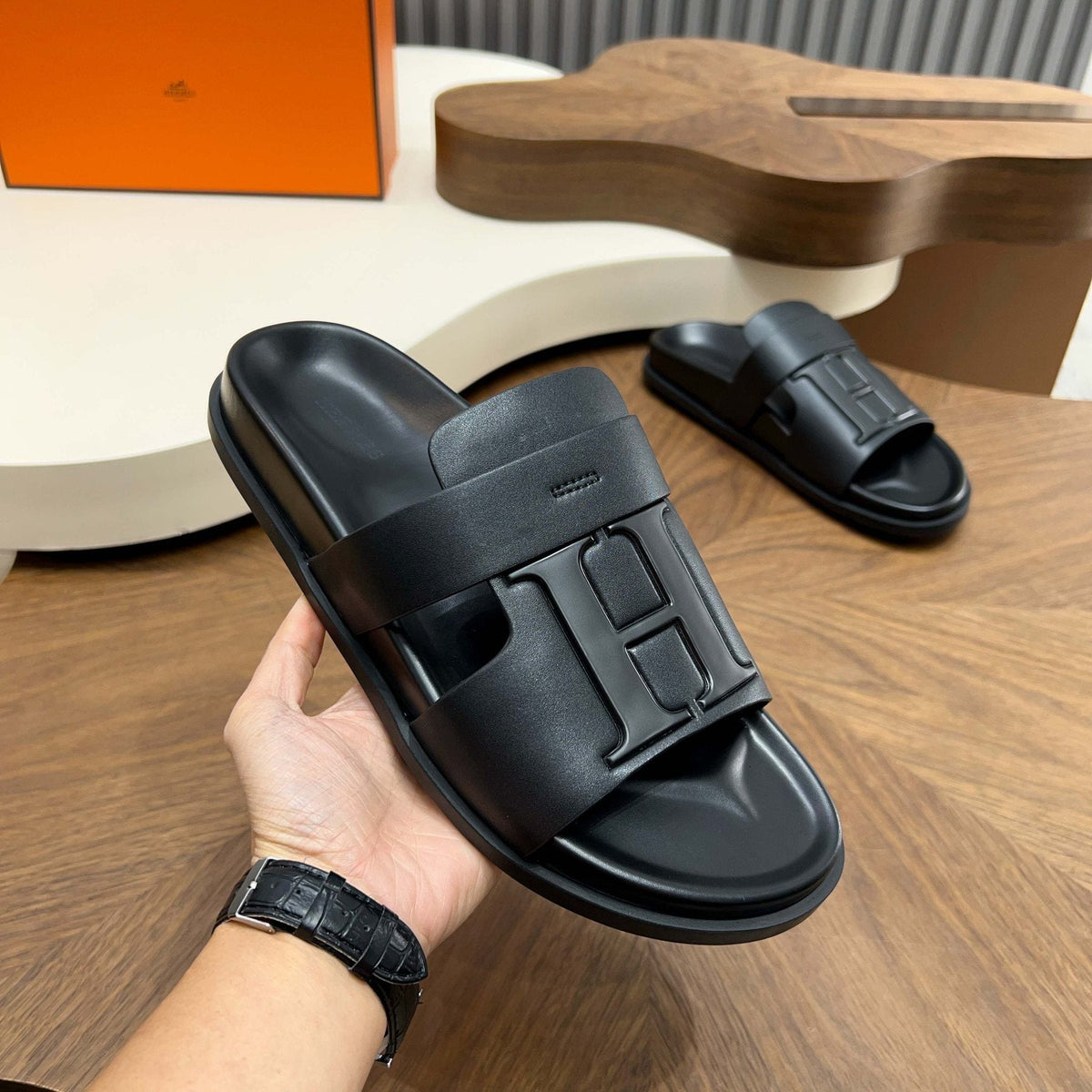 Hermès Men’s H-Embellished Slide Sandals — model