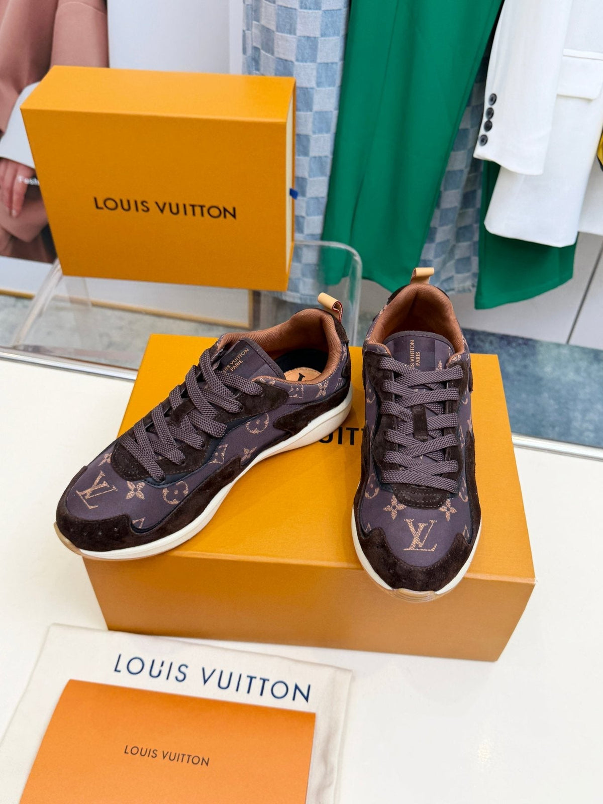 Louis Vuitton Drop 300 Low-Top Sneakers — front