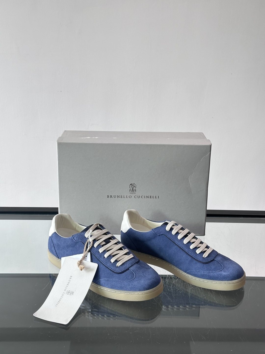 Brunello Cucinelli Off-White Low-Top Sneakers — front