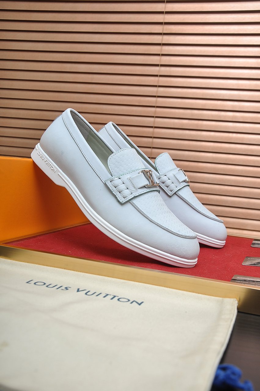 微商相册测试鞋子-Louis Vuitton Buckle Slip-On Loafers — front