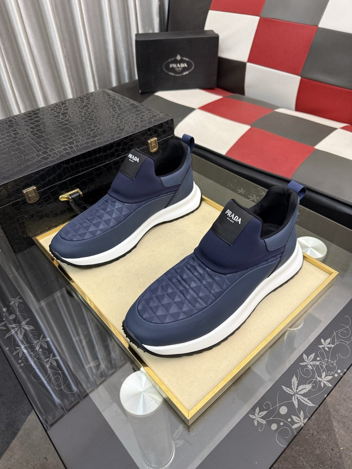 微商相册测试鞋子-Prada Black Quilted Slip-On Sneakers — front